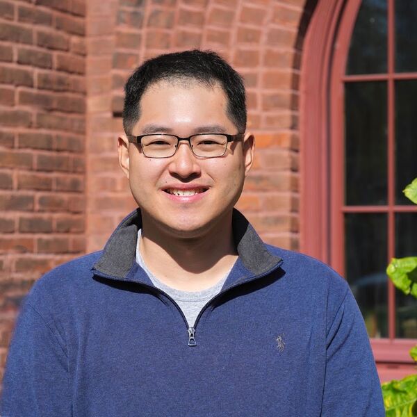 Zhengren Zhu